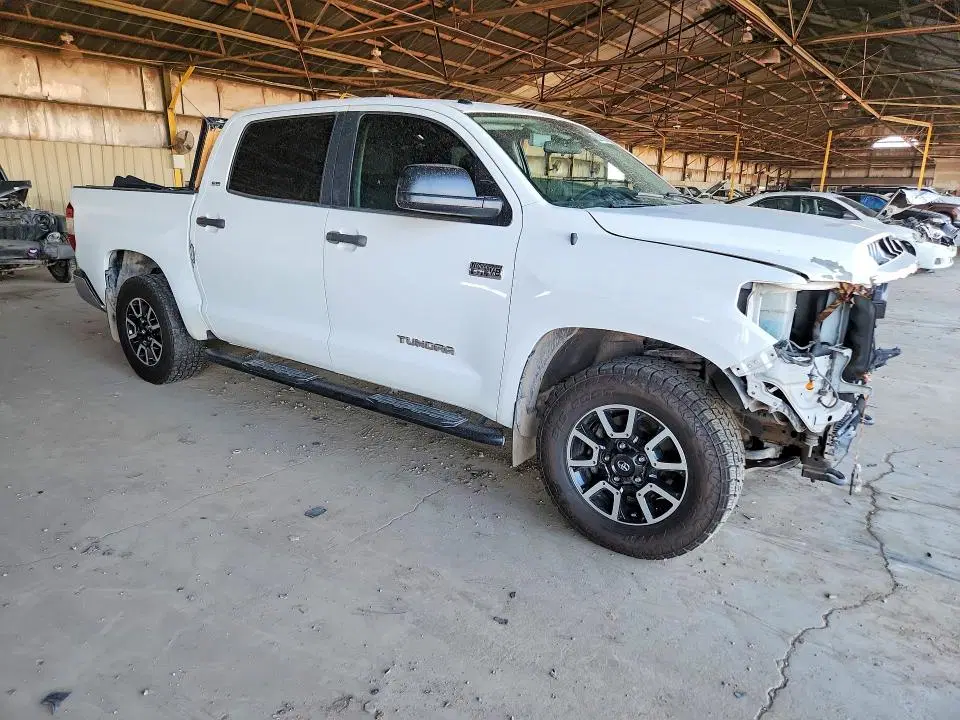 2016 Toyota Tundra VIN 5TFEW5F11GX205457 фото 4