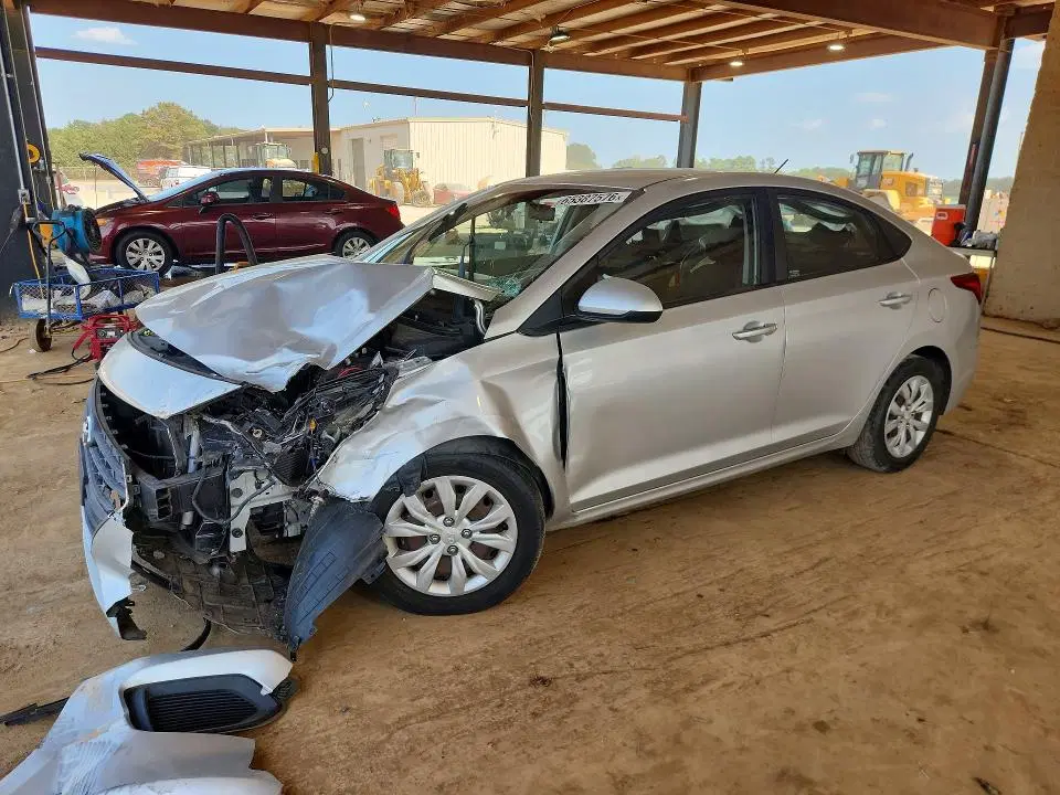 3KPC24A3XJE020238 — 2018 Hyundai Accent, Передняя часть (Front End), фото до ремонта