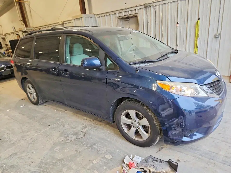 2012 TOYOTA SIENNA VIN 5TDKK3DC7CS208905 фото 4