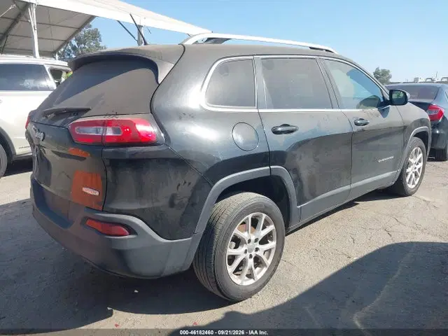 2015 Jeep Cherokee Latitude VIN 1C4PJLCB2FW782463 фото 4