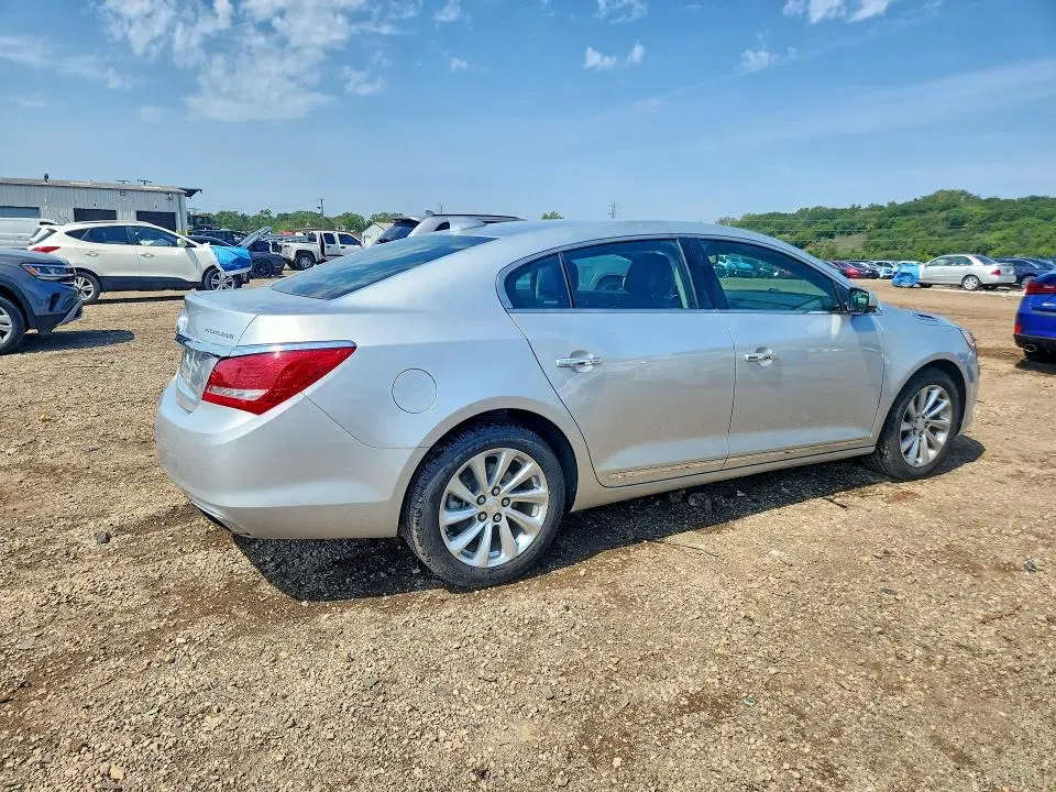 2016 BUICK LACROSSE VIN 1G4GA5G38GF179268 фото 3