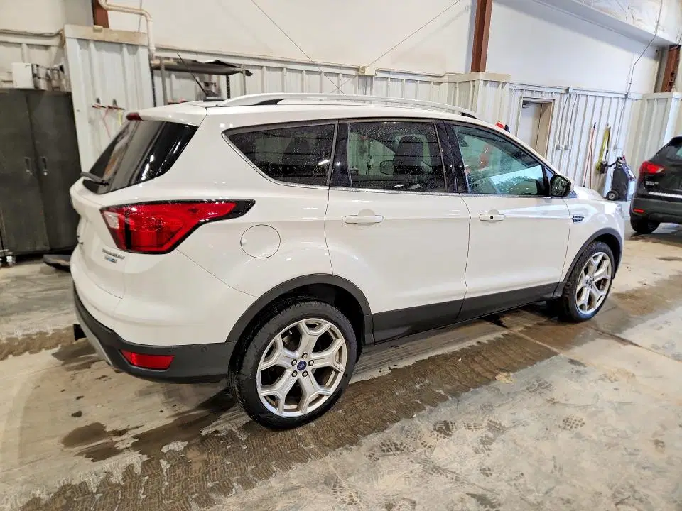 1FMCU9J90KUA02888 — 2019 Ford Escape, Передняя часть (Front End), фото до ремонта