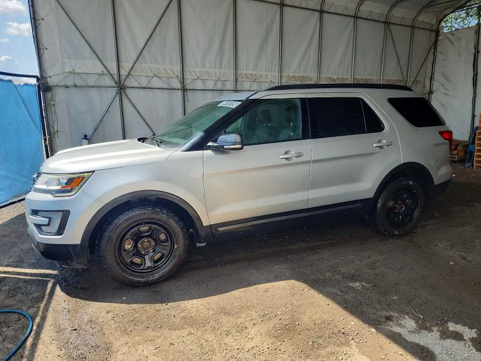 1FM5K8D86HGE30709 — 2017 Ford Explorer, Естественный износ (Normal Wear), фото до ремонта