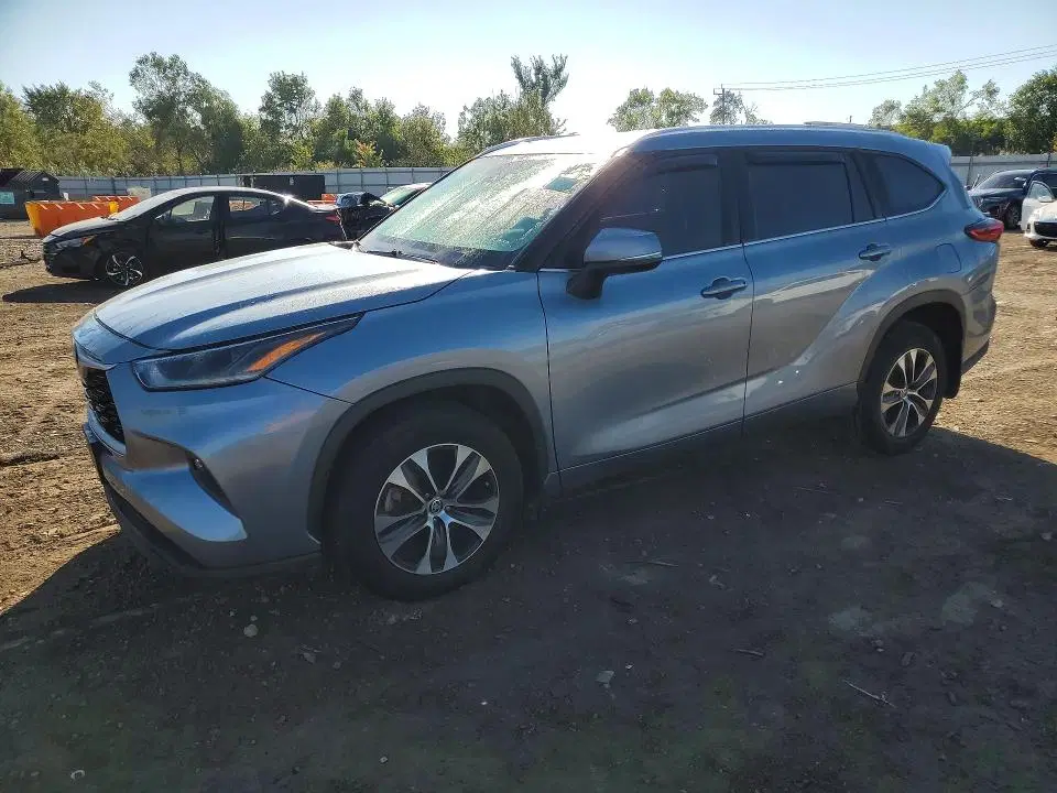 5TDHZRBH9MS140969 — 2021 Toyota Highlander, Мелкие вмятины и царапины, фото до ремонта