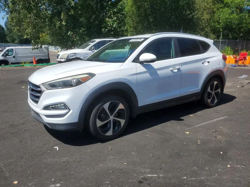 KM8J33A20GU162643 — 2016 Hyundai Tucson, Rear End, фото до ремонта