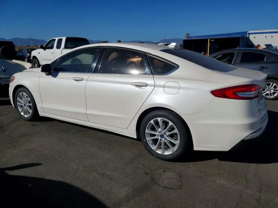 2019 Ford Fusion VIN 3FA6P0HD1KR134666 фото 2