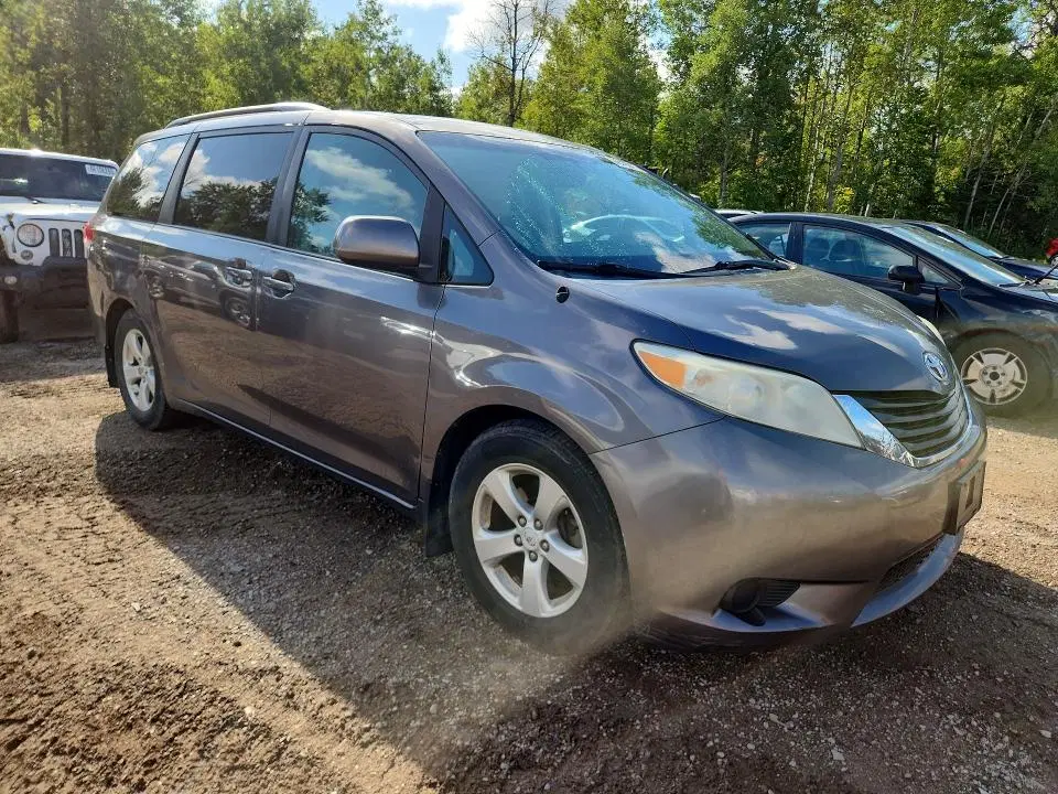 2011 TOYOTA SIENNA VIN 5TDKK3DC0BS007099 фото 4