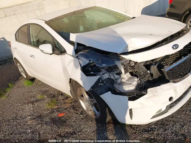 3KPFL4A89HE074260 — 2017 Kia Forte EX, Передняя часть (Front), фото до ремонта