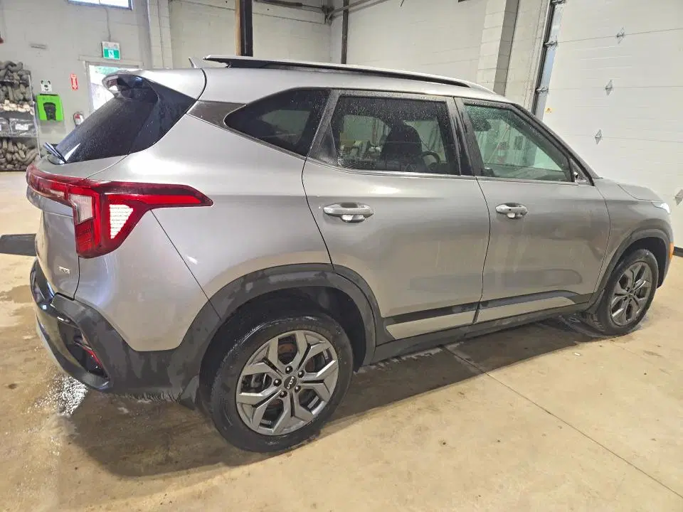 2025 KIA SELTOS VIN KNDEUCAA9S7790380 фото 3