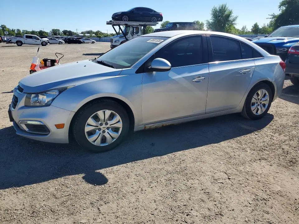 1G1PC5SB3F7271225 — 2015 Chevrolet Cruze, Мелкие вмятины и царапины (Minor Dent/Scratches), фото до ремонта