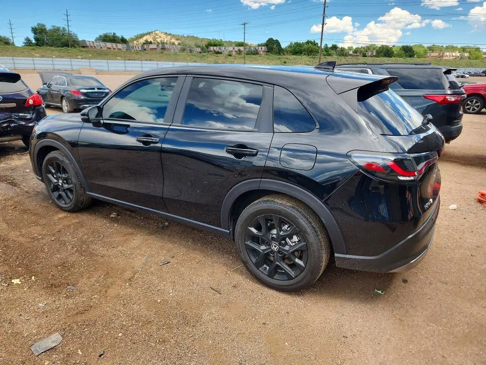 2025 Honda HR-V VIN 3CZRZ2H5XSM753795 фото 2