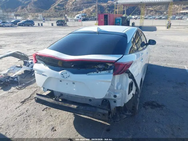 2018 Toyota Prius Prime Plus VIN JTDKARFP0J3090989 фото 4