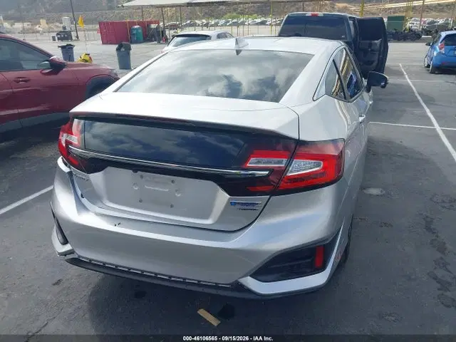 2021 Honda Clarity Plug-in Hybrid Touring VIN JHMZC5F36MC000343 фото 4