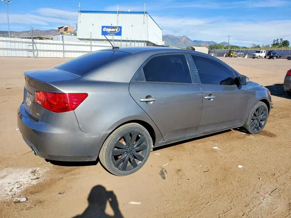 2010 KIA FORTE VIN KNAFW4A34A5052080 фото 3
