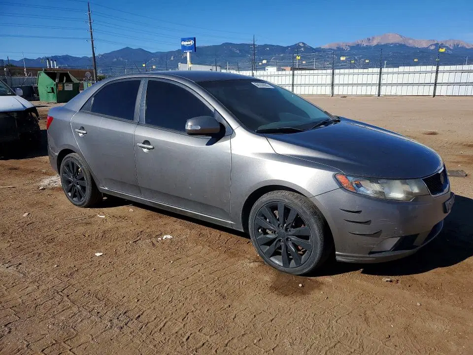 2010 KIA FORTE VIN KNAFW4A34A5052080 фото 4