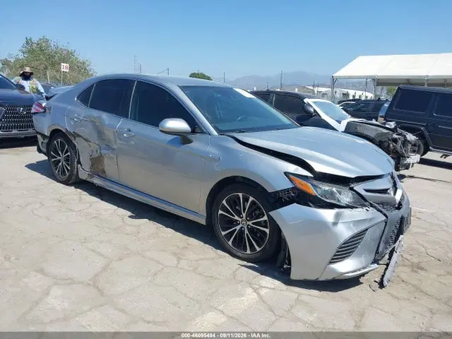 4T1G31AK2LU533245 — 2020 Toyota Camry SE Hybrid, Передняя часть (Front & Rear), фото до ремонта