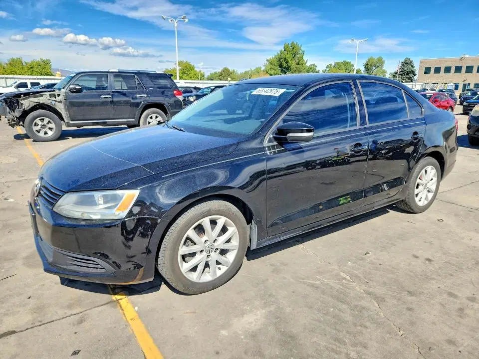 3VWDX7AJ3BM370563 — 2011 Volkswagen Jetta, Град (Hail), фото до ремонта