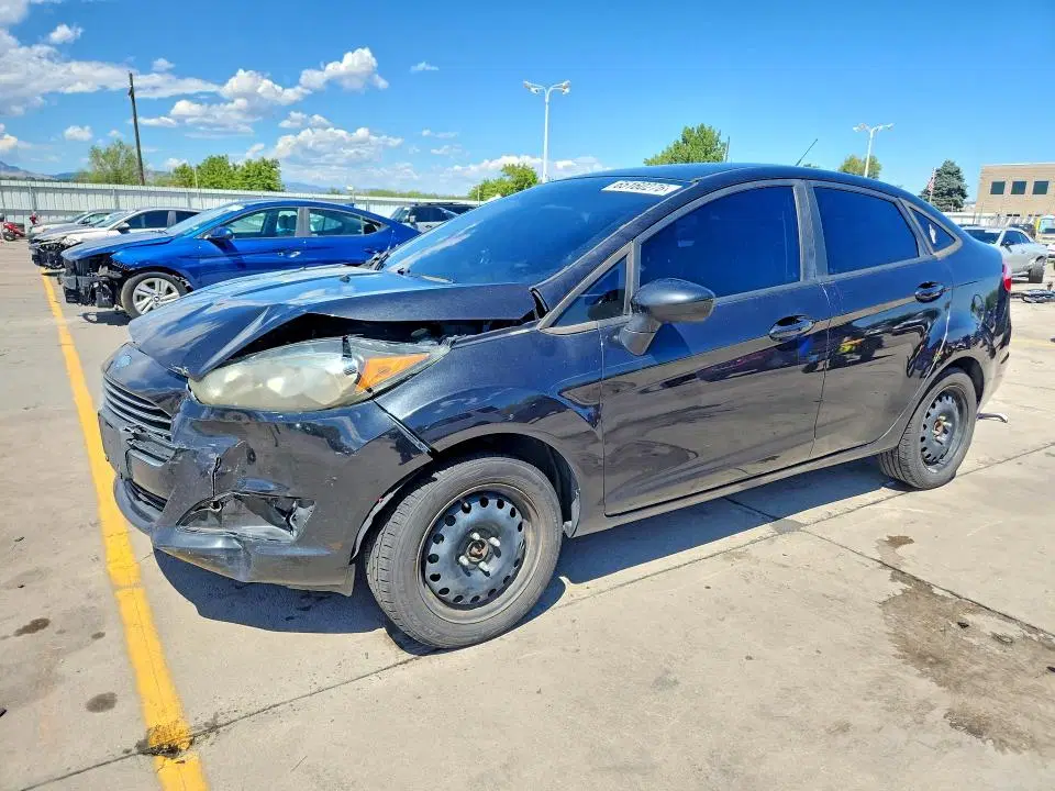 3FADP4AJ1FM163554 — 2015 Ford Fiesta, Передняя часть, фото до ремонта