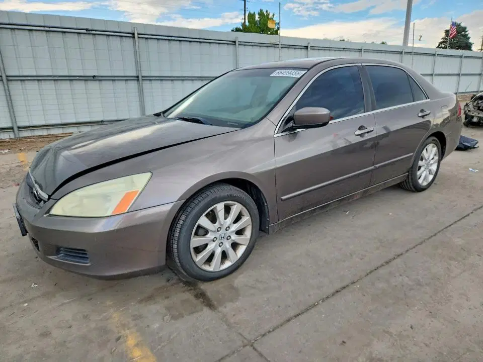 1HGCM66567A041357 — 2007 Honda Accord, Передняя часть (Front End), фото до ремонта
