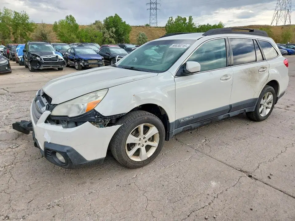 4S4BRCCC4E3272199 — 2014 Subaru Outback, Передняя часть, фото до ремонта