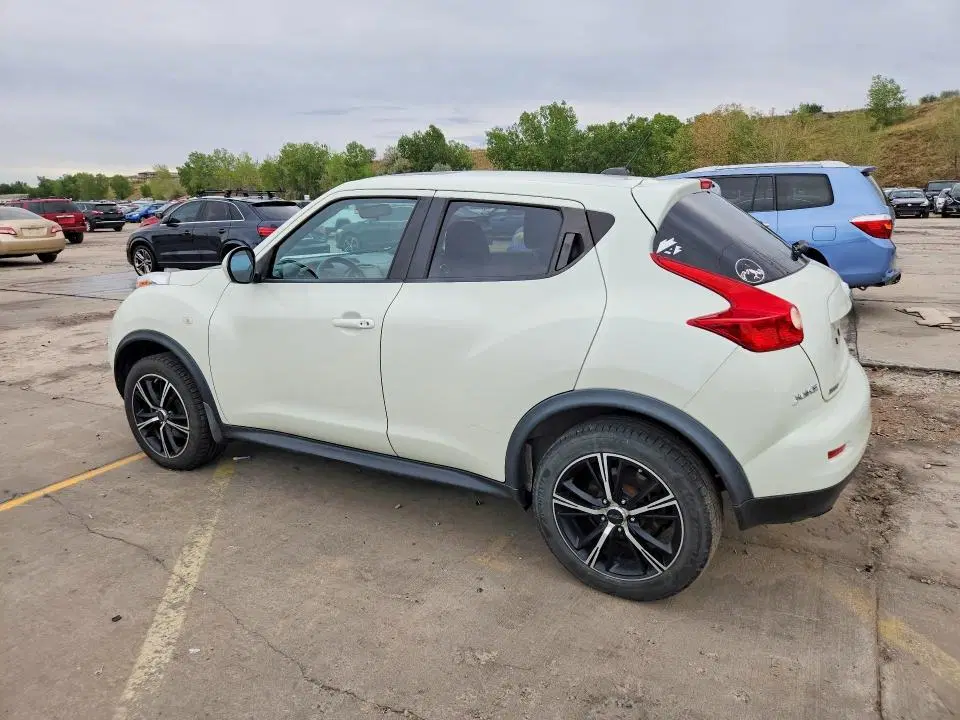 2011 NISSAN JUKE VIN JN8AF5MV0BT016243 фото 2