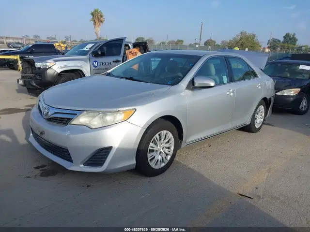 2014 Toyota CAMRY LE VIN 4T4BF1FK5ER377866 фото 2