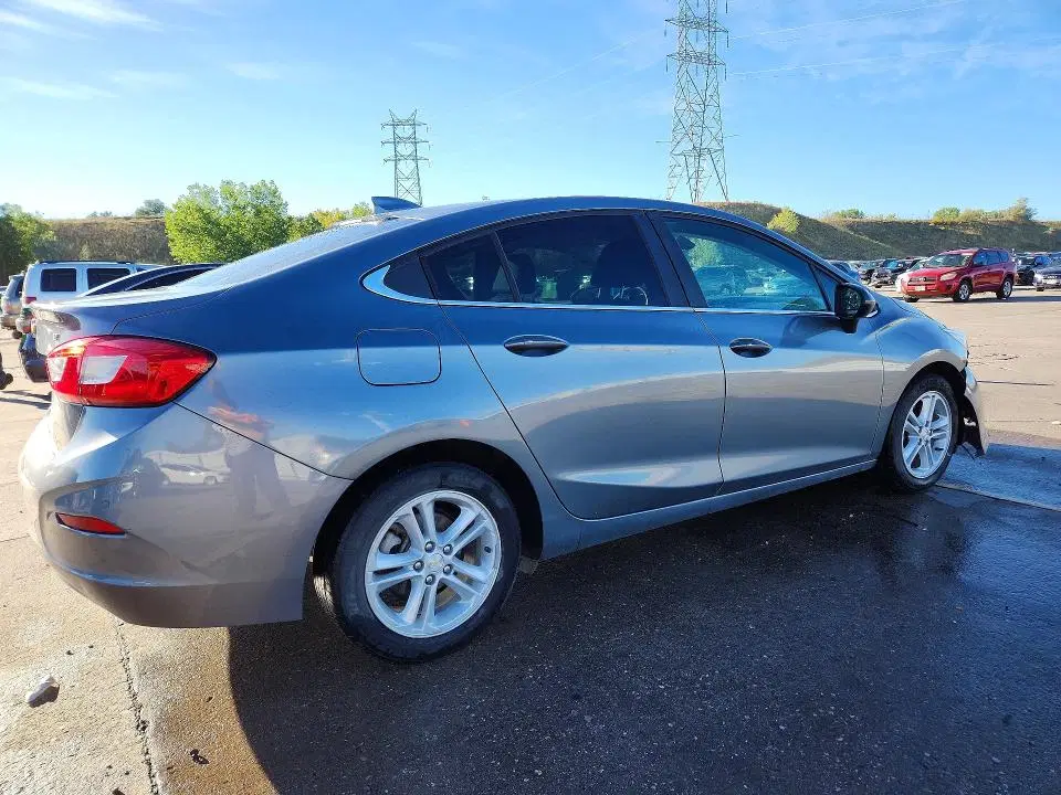 2018 CHEVROLET CRUZE VIN 1G1BE5SM8J7231169 фото 3