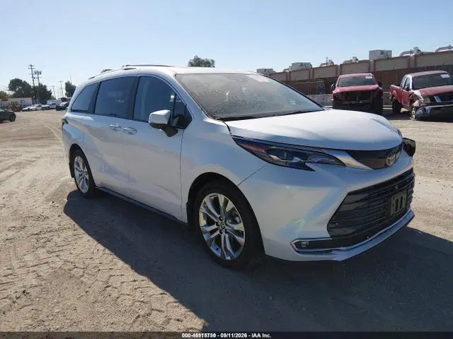 5TDERKEC4RS183715 — 2024 Toyota Sienna Platinum, Передняя часть слева (Left Front), фото до ремонта