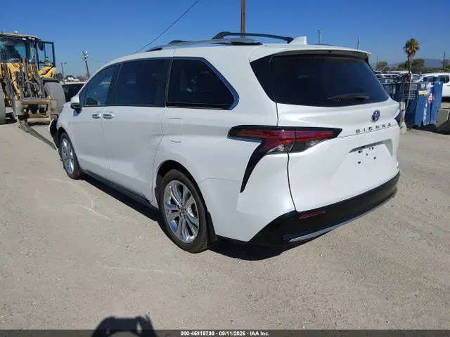 2024 Toyota Sienna Platinum VIN 5TDERKEC4RS183715 фото 3
