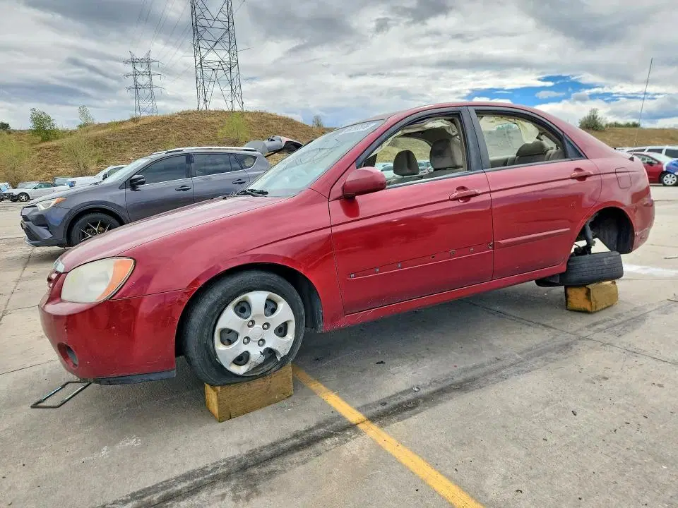 KNAFE121755205006 — 2005 Kia Spectra, Задняя часть (Rear End), фото до ремонта