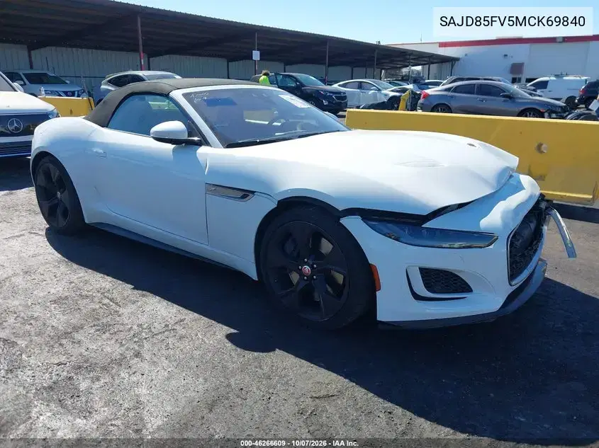 SAJD85FV5MCK69840 — 2021 Jaguar F-Type, передняя часть, фото до ремонта