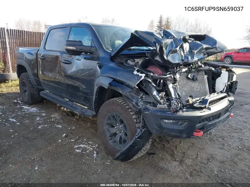 1C6SRFUP9SN659037 — 2025 RAM 1500, передняя часть, фото до ремонта
