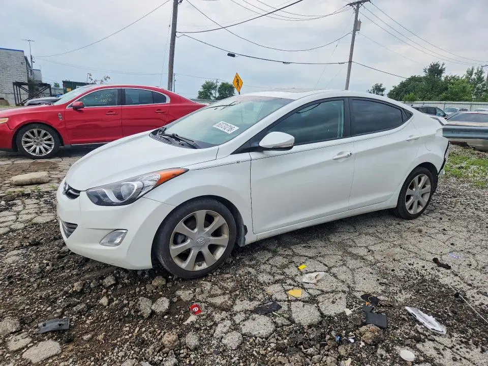 5NPDH4AE0DH288428 — 2013 Hyundai Elantra, Задняя часть, фото до ремонта