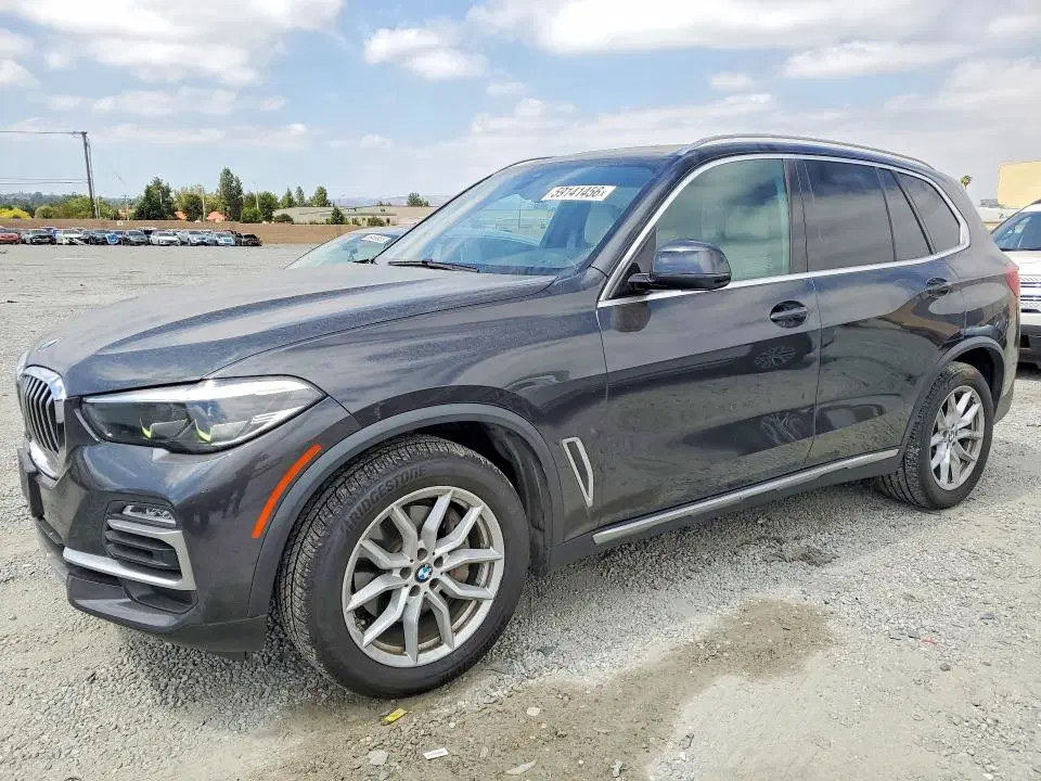 5UXCR4C07LLW63380 — 2020 BMW X5, мелкие вмятины и царапины, фото до ремонта