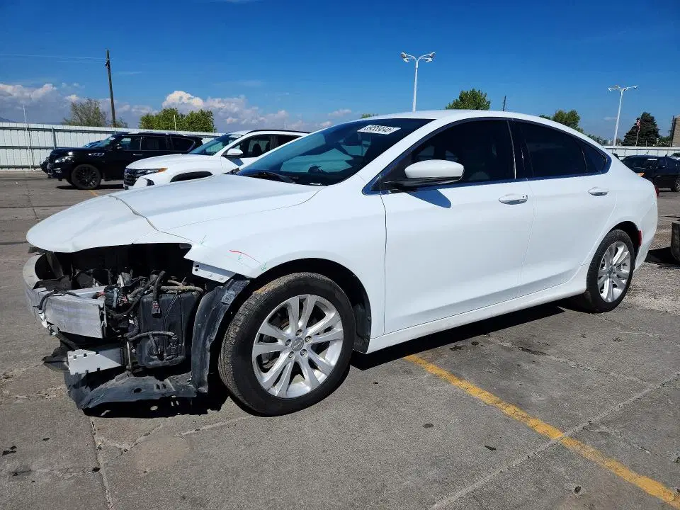 1C3CCCAB3FN535426 — 2015 Chrysler 200, Передняя часть, фото до ремонта