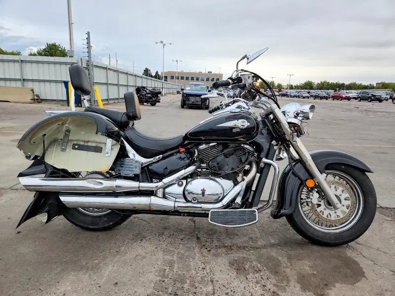 JS1VS54A642103072 — 2004 Suzuki VL800, ROLLOVER, фото до ремонта