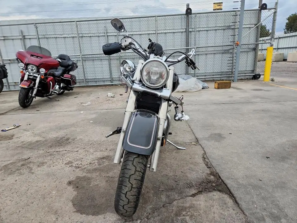 2004 SUZUKI VL800 VIN JS1VS54A642103072 фото 3