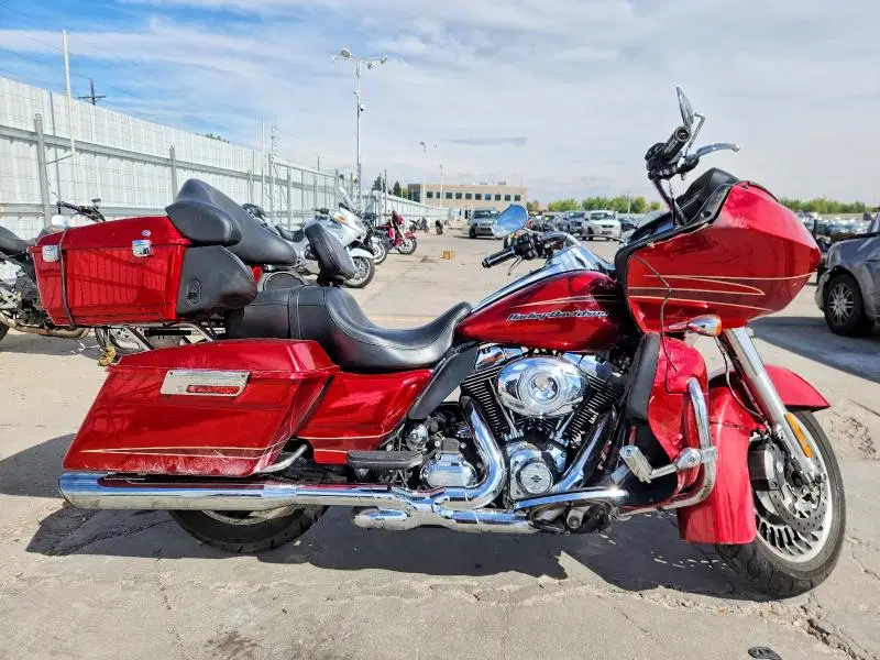1HD1KGM13CB673544 — 2012 Harley-Davidson Fltru, Боковая часть (Side), фото до ремонта
