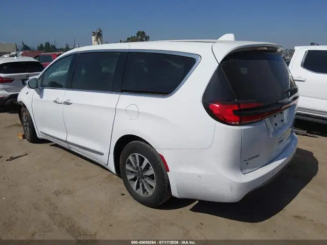 2022 Chrysler Pacifica Hybrid Limited VIN 2C4RC1S71NR183582 фото 3