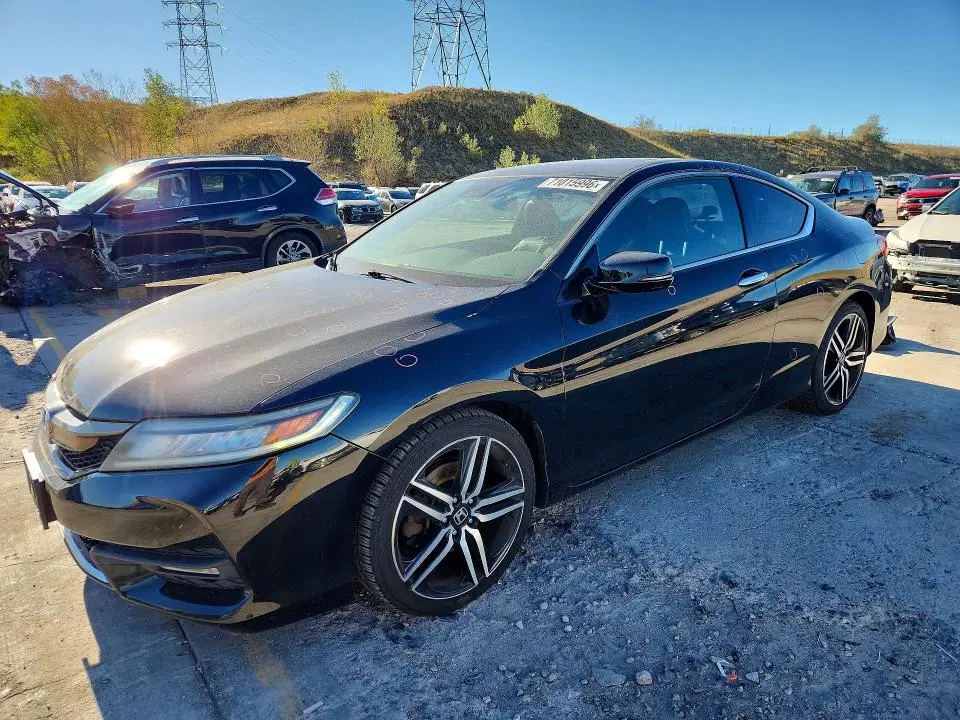 1HGCT2B03HA000532 — 2017 Honda Accord, Задняя часть, фото до ремонта