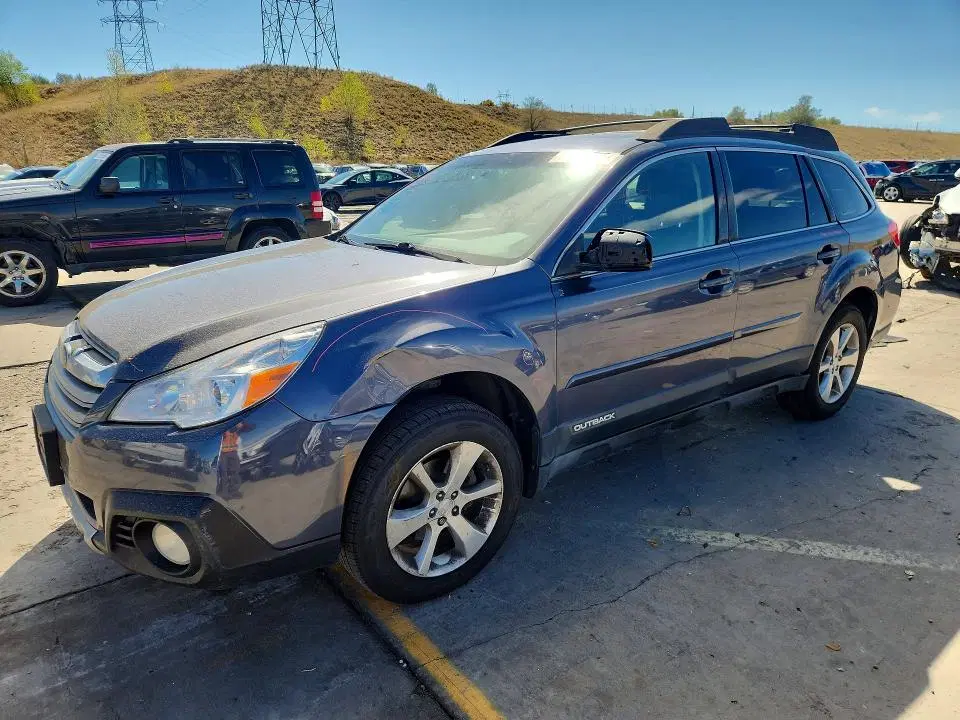 4S4BRBLC9E3247597 — 2014 Subaru Outback, Front End, фото до ремонта