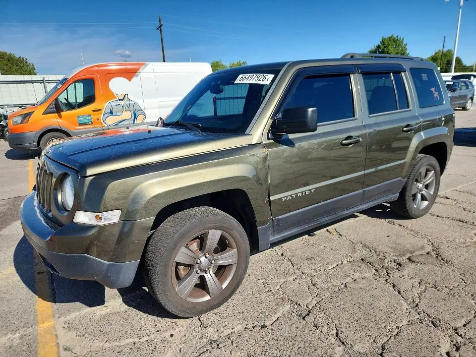 1C4NJRFB8FD339882 — 2015 Jeep Patriot, Град, фото до ремонта