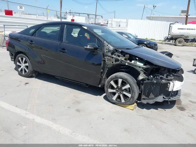 JTDBVRBD3JA004957 — 2018 Toyota Mirai, Передняя часть (Front & Rear), фото до ремонта