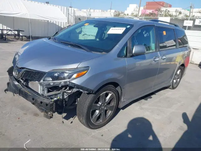 2018 Toyota Sienna Se 8 Passenger VIN 5TDXZ3DC3JS925137 фото 2