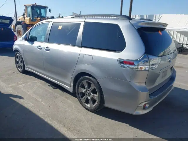 2018 Toyota Sienna Se 8 Passenger VIN 5TDXZ3DC3JS925137 фото 3