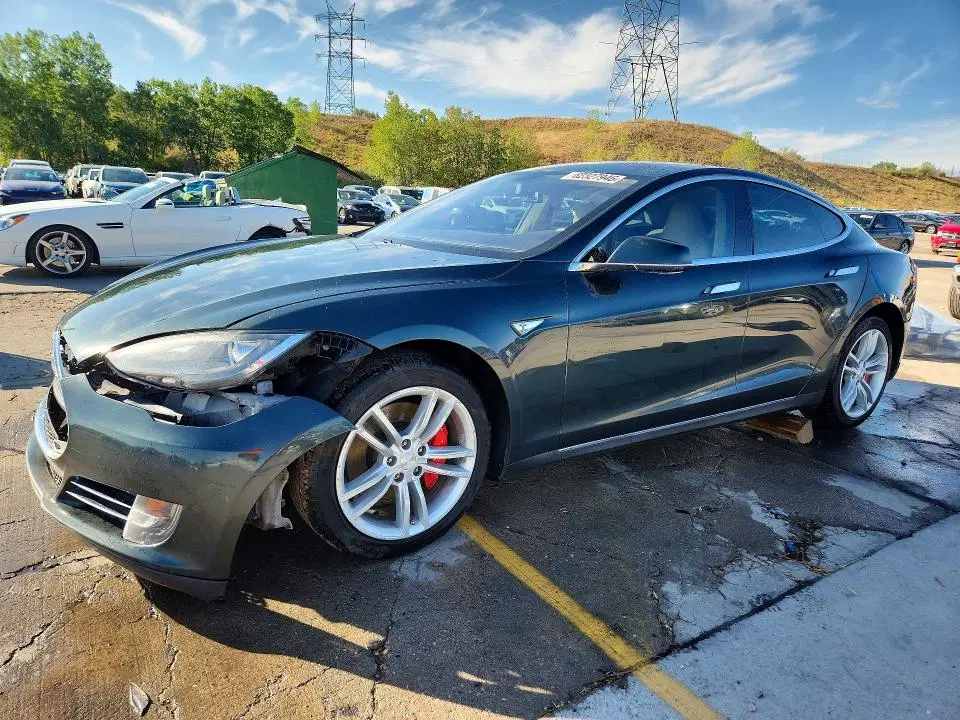 5YJSA1H16EFP32943 — 2014 Tesla Model S, Передняя часть (Front End), фото до ремонта
