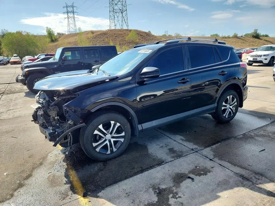 2T3BFREV5GW411948 — 2016 Toyota RAV4, Передняя часть, фото до ремонта