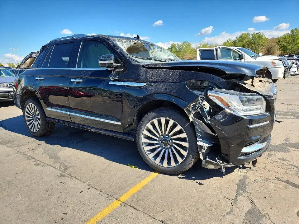 2018 LINCOLN NAVIGATOR VIN 5LMJJ2LT4JEL12144 фото 4