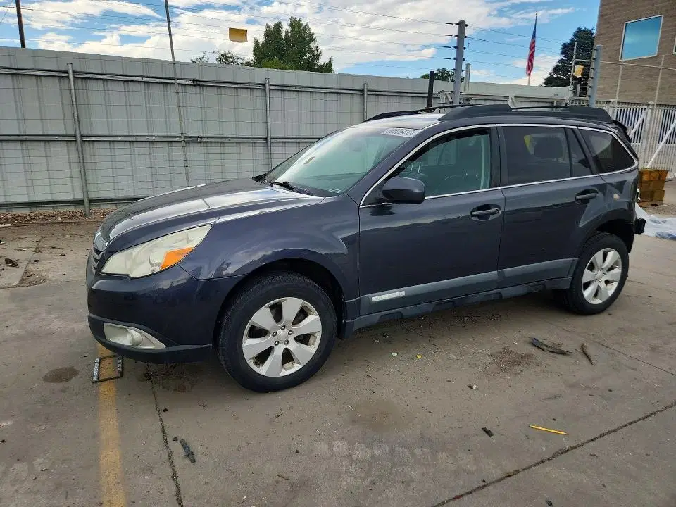 4S4BRCLC4B3380771 — 2011 Subaru Outback, Задняя часть (Rear End), фото до ремонта