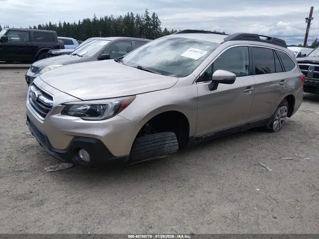 2018 Subaru Outback 2.5i Premium VIN 4S4BSAFC8J3220086 фото 2